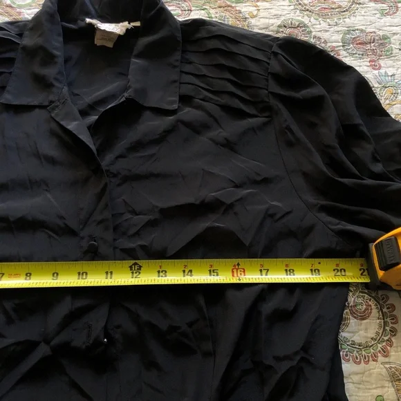 Vintage balloon sleeve blouse with shoulder pads and tiered pleats on shoulders - Picture 6 of 8